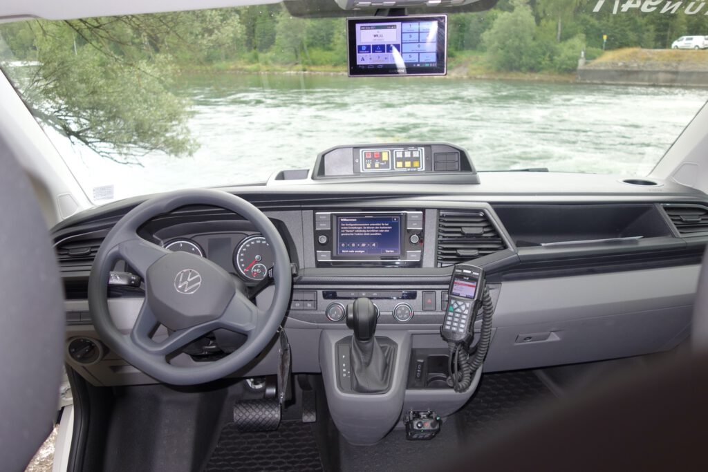 VW T6-1 Wasserwacht Krün Cockpit